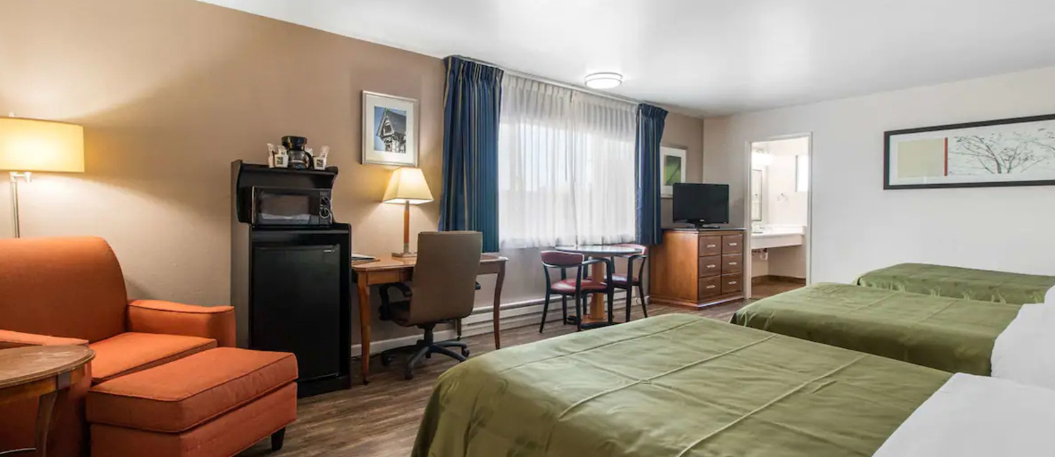 Experience The Joy Of Staying At Bayside Inn & Suites